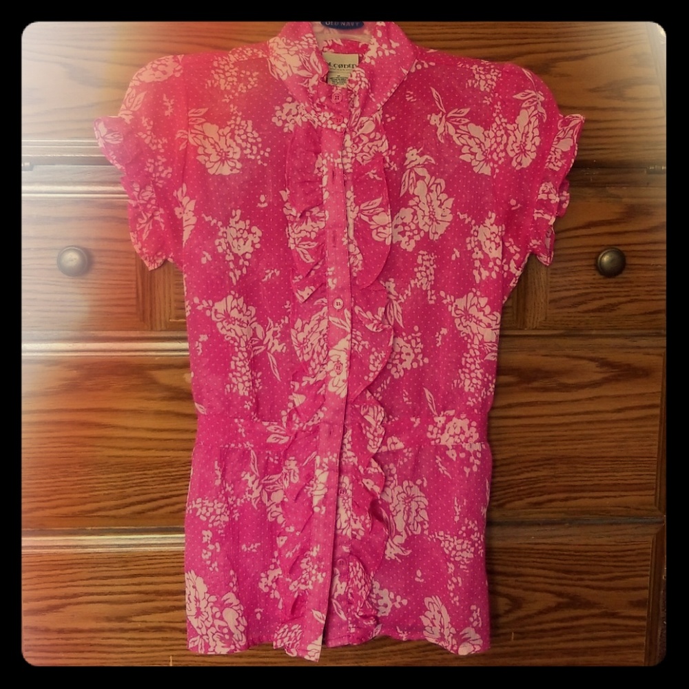 Pink floral top by: De.Coded